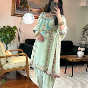 ชุดสาหรี่ผ้าไหมวิชิตร้าสำหรับงานแต่งงานและงานเลี้ยงสุดหรู ดีไซน์ทันสมัย พร้อมผ้าคลุมไหล่ แห้งเร็ว เหมาะสำหรับมื้อกลางวัน - Product Image 1