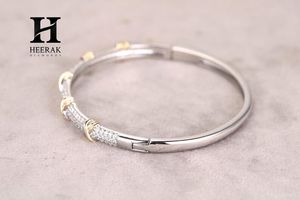 Brazalete con Incrustaciones de Diamantes, Brazalete Articulado de Dos Tonos en Oro de 14K/18K y Plata para Mujer - Product Image 5