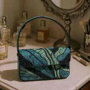 Sac à main artisanal de luxe indien, multicolore, forme baguette, durable, style ethnique, fait main, accessoires de mode en cristal, pour un usage décontracté - Product Image 1