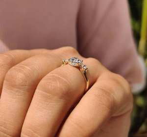 Bague solitaire de luxe en diamant brillant cultivé en laboratoire, finition or et argent, pour mariage, fiançailles, bijoux fins élégants - Product Image 5