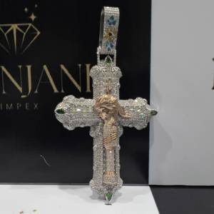 Colgante Unisex de Plata S925 Chapado en Oro de Alta Calidad con Diamantes Redondos Tallados, Cruz Estilo Hip-Hop, Dijes Finos para Fiestas - Product Image 4