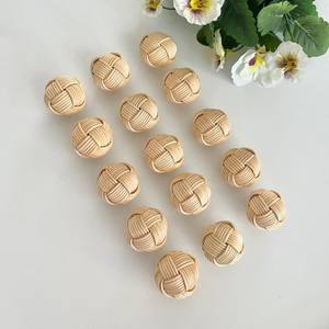 Manijas de ratán natural al por mayor para puertas interiores, la mejor opción en tiradores de madera decorativos para gabinetes - Product Image 5