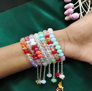 สร้อยข้อมือลูกปัดหินรูปไข่สีแดงเข้ม ประดับด้วยงานลวดทองและมุกเม็ดเล็ก จำหน่ายในราคาขายส่ง - Product Image 4