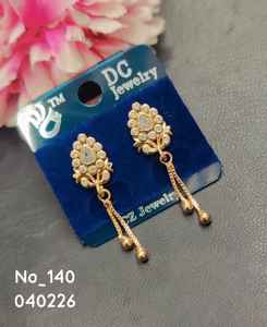 Pendientes Elegantes y Modernos de Acero Inoxidable con Circonitas para Mujer, Ideales para Bodas y Fiestas - Product Image 6