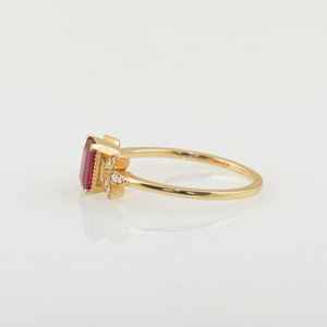 Anillo de Compromiso con Rubí Rojo, Corte Esmeralda, Plata de Ley 925, Chapado en Oro de 14K, Anillo de Boda Delicado - Product Image 3