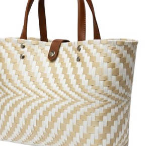 Sac à main et sac fourre-tout tissé en plastique fait main, motif géométrique, pour femme, idéal pour l'été et la plage, usage quotidien décontracté et populaire - Product Image 4
