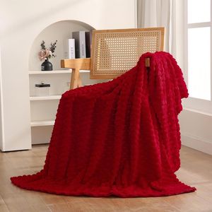 Manta Decorativa de Franela Suave y Acogedora de 50/60 Pulgadas, Color Rojo, con Diseño Jacquard 3D, Regalo para Mamá - Product Image 2