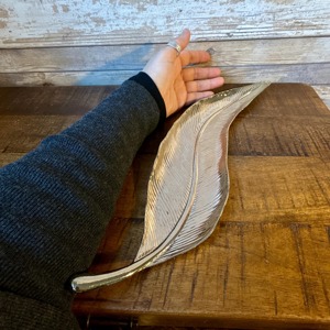 Plato grande de hoja de oro para exhibir, servir y regalar, bandeja decorativa para mesa de café y decoración del hogar, procedente de la India. - Product Image 3