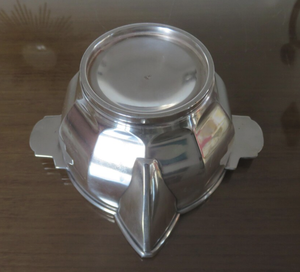 Salsera Clásica de Metal Pulido con Dos Asas, Tazón Festoneado y Boquilla para Servir, Accesorios de Comedor para el Hogar, Molde de Acero Inoxidable - Product Image 2