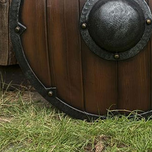 Bouclier rond en bois Viking de qualité supérieure, artisanat nordique traditionnel pour reconstitutions historiques et décoration murale - Product Image 6