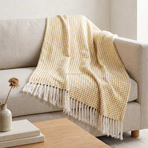 Manta de Algodón Suave Color Terracota para Sofá y Cama con Textura Tejida, Acabado con Flecos y Estilo Rústico Cálido para el Hogar - Product Image 2