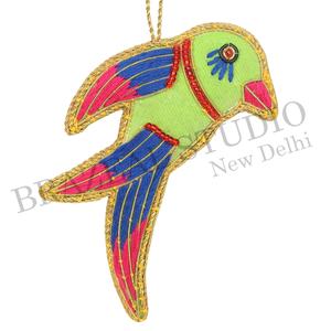 Ornements de Noël personnalisés en velours satiné brodé à la main, écologiques, avec fils dorés, oiseau et bouilloire, de Brazeal Studio - Product Image 3