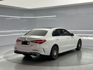 Mercedes-Benz Classe C C260L Édition <span class=keywords><strong>Sport</strong></span> Limitée <span class=keywords><strong>2024</strong></span>, Voiture de Luxe à Propulsion Arrière, Intérieur en Bois Massif et Cuir, Voiture d'Occasion - Product Image 4