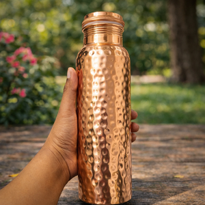 Botella de Cobre con Acabado Martillado, Diseño Clásico, Hermética, Gran Capacidad, Tapa Push-Pull, Ideal para Regalo - Product Image 1