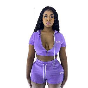Conjunto de Sudadera y Pantalón Corto para Mujer, 100% Algodón Grueso, Cómodo, Talla Grande, con Cierre, Logotipo Personalizado Impreso en Serigrafía y Detalles en Encaje - Product Image 4