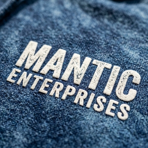 Sweat à capuche pour homme avec logo personnalisé, sans cordon, en coton lourd, effet délavé vintage - Product Image 5