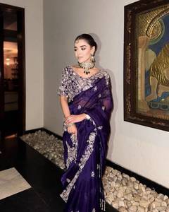 ผ้าไหมรังโกลีสีม่วงปักลายเงินสำหรับงานแต่งงานและงานปาร์ตี้สำหรับผู้หญิงอินเดีย ปากีสถาน ชุดพื้นเมืองแบบดั้งเดิม บูติกอเมริกา - Product Image 1