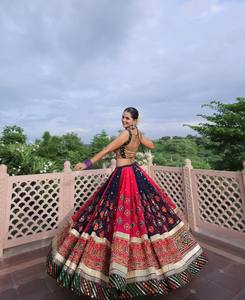 Malai Faux Georgette Magnifique travail de miroir véritable, dentelle dorée Gota Zari, longueur au sol, séchage rapide, sans plis, protection solaire - Product Image 5