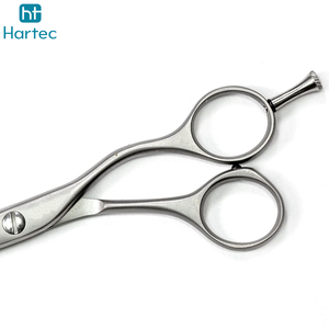 Tijeras de Barbero de Acero Inoxidable Templado con Acabado Mate, Mango Desplazado, Tijeras para Cortar Cabello con Logotipo Personalizado - Product Image 6