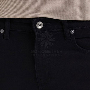 กางเกงยีนส์ทรงทันสมัย ดีไซน์ทรงเข้ารูปสมัยใหม่ เหมาะสำหรับการออกนอกบ้านแบบสบายๆ และสวมใส่แฟชั่นในชีวิตประจำวัน กางเกงผู้ชาย - Product Image 5