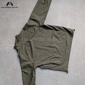 Veste coupe-vent active pour homme en nylon, fabriquée avec un tissu en nylon léger, résistante au vent et respirante, idéale pour les sports et les activités de plein air. - Product Image 2