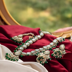 Juego de Collar con Piedras Kundan y Cuentas Chapadas en Oro de 24K, Joyería Fina para Novia con Material de Aleación DMT27 Verde - Product Image 3