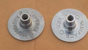 SPC SPC-IPS-703 - Juntas de Sellado Impermeables Industriales de Acero para Superficies, para Aplicaciones en Piscinas, Pisos, Paredes y Techos - Product Image 1