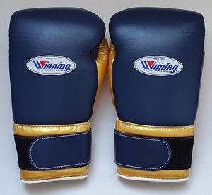 Gants de boxe professionnels en cuir véritable sur mesure avec fermeture Velcro imperméable, couleurs et tailles personnalisables - Product Image 1