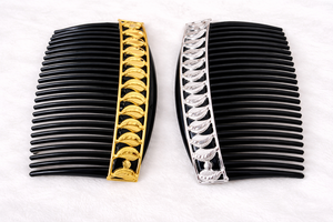 Peineta de Pelo Vintage Chapada en Oro Hecha a Mano, Ecológica, Impermeable, Elegante y Moderna, con Diseño de Flores y Mini Piedras Rojas, para Novias - Product Image 2