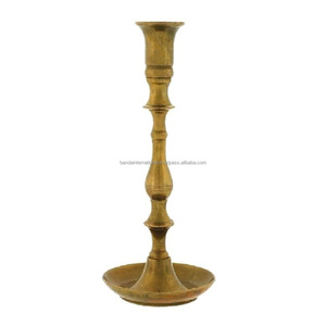 Bougeoir conique en aluminium avec bougeoir conique en métal fini or pour l'éclairage de la maison et la décoration - Product Image 1