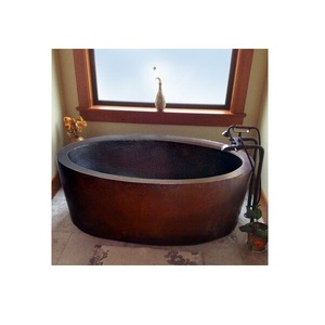 Baignoire ovale autoportante en cuivre martelé, élégante, de style antique, de luxe, vintage, avec dossier haut et bord incurvé. - Product Image 5