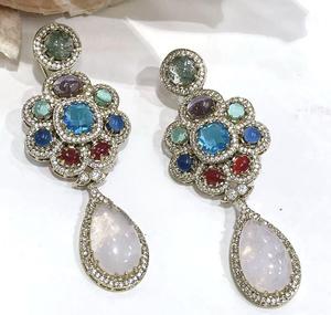 ต่างหูทองเหลืองคุณภาพสูงประดับเพชรซิคอนระยิบระยับ ดีไซน์ยาวโดดเด่น เหมาะสำหรับงานเลี้ยงกลางคืน คอลเลคชั่นแฟชั่นสำหรับผู้หญิง - Product Image 4