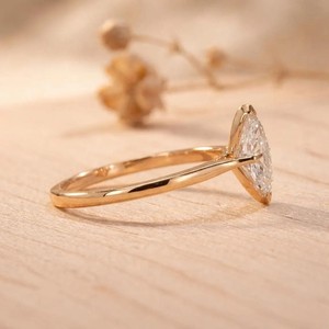 Bague de fiançailles en or massif 10K 14K 18K avec diamant de laboratoire de forme marquise néerlandaise, couleur DEF, clarté VS VVS, certifiée IGI, style cluster - Product Image 4