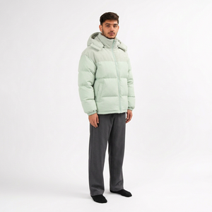 Blouson matelassé à capuche vert clair pour homme, respirant, coupe-vent, décontracté, coupe ample, en polyester, manteau d'hiver avec col montant et fermeture éclair - Product Image 2