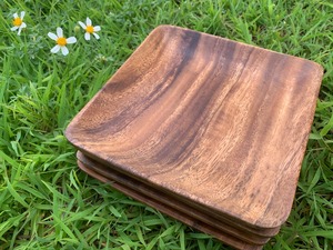 Plato de madera maciza, plato redondo de madera, plato grueso de madera para servir comida en la mesa del hogar. - Product Image 2