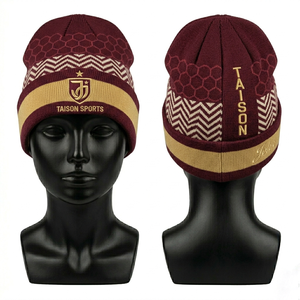 Gorro de Fútbol Femenino, 280 GSM, Tejido Acrílico Premium, Azul Marino y Dorado, Panel a Cuadros, Puño con Rayas, Logotipo Bordado, Diseño Jacquard Personalizado - Product Image 4