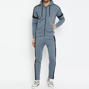 Ensemble de survêtements pour hommes à capuche imprimés sur mesure de qualité supérieure à prix abordable, fabriqués par des professionnels, manches longues - Product Image 1