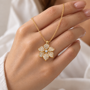Collier Pendentif Fleur Élégant en Diamant Certifié IGI en Or Jaune 14K – Vente en Gros de Bijoux Floraux – Cadeau d'Anniversaire - Product Image 2