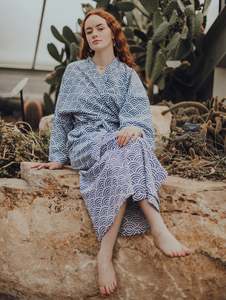 Bata de algodón tipo gofre con estampado floral y animal, estilo kimono, cuello en V, largo completo, suave, absorbente, de secado rápido, ajuste relajado, para dama de honor y spa, primavera - Product Image 3