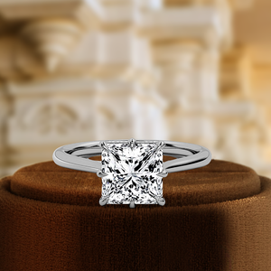 Bague de fiançailles et de mariage minimaliste en or jaune 14 carats avec diamant de laboratoire taille princesse 1,5 carat certifié IGI, sertie à griffes – Cadeau idéal - Product Image 4