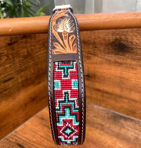 Nouveau style de collier de chien perlé en cuir de qualité supérieure personnalisé vente en gros colliers de luxe ajustables pour animaux de compagnie en cuir repoussé à la main - Product Image 4