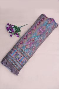 Tela Crepé Natural Color Lavanda Empolvado con Estampado Geométrico Étnico y Borde Ornamental Paisley para Confección de Kurti - Product Image 5