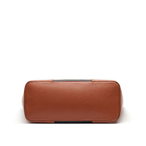 Nuevo Bolso Tote de Cuero Genuino 100% para Mujer, Estilo Vintage, Impermeable, para Deportes al Aire Libre y Viajes, Precio Económico al por Mayor - Product Image 5