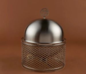 Calentador de Alimentos de Malla Dorada Bicolor con Cúpula Plateada y Adorno Caligráfico, Elegante Cazuela para Ramadán, Ideal para Catering de Lujo - Product Image 3