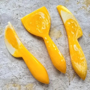 มีดชีสและของหวานเรซิ่นสุดหรู ทำด้วยมือ ลายหินอ่อนอะคริลิก สีฟ้าหมุนวน อุปกรณ์ครัวสำหรับบ้าน โรงแรม และชุดของขวัญ - Product Image 4