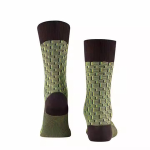 Calcetines Deportivos 2026 con Diseño Geométrico Verde y Negro, Transpirables, Tejidos, para Senderismo, Verano, Adultos - Product Image 2