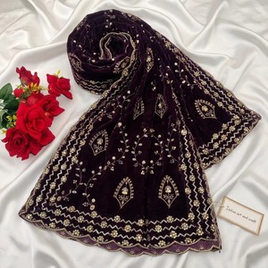 Superbe dupatta de mariage en velours violet avec broderie florale dorée Zari sur toute la surface, châle de mariage exquis - Product Image 2