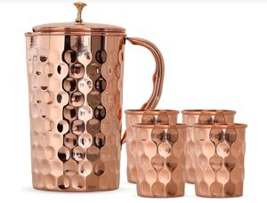 Ensemble de carafes en cuivre pour un service d'eau sophistiqué en intérieur, ensemble métallique avec verres, durable, réutilisable, pour cuisine et salle à manger. - Product Image 2