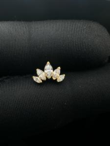 Piercing Minimalista de Oro de 14K con Diamante Marquise para Tragus, Cartílago Curvo y Hélice - Product Image 2