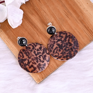 Boucles d'oreilles pendantes en résine avec onyx noir naturel et nacre |   Argent sterling 925 - Product Image 5